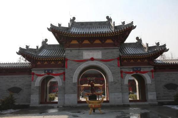 月老祠堂在哪里,泰山顶上的月老庙
