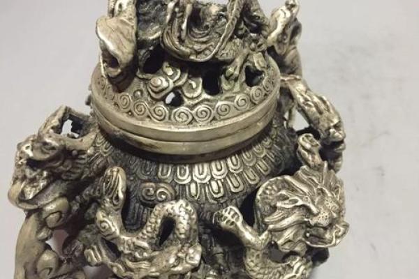 详解：九龙连壁风水摆件