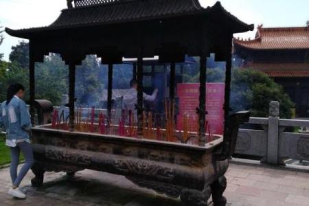 出俊男风水