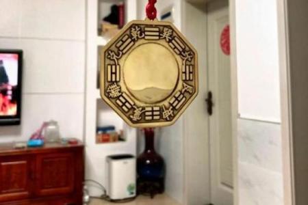 客厅放结婚照的风水宜忌 禁止对着镜子摆放
