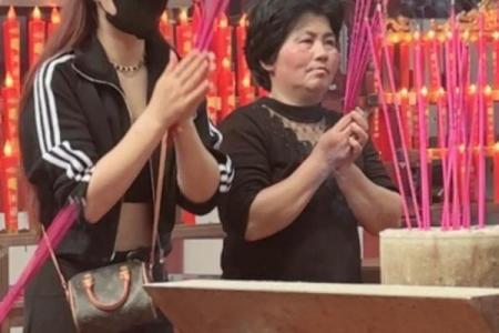拜观音烧3炷香
