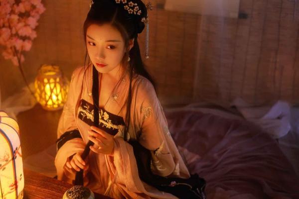 能不能信大街上算命的女人