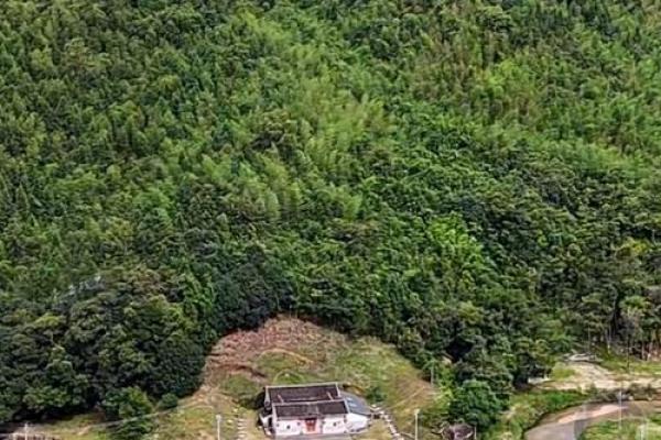 房子南侧有高山风水好吗